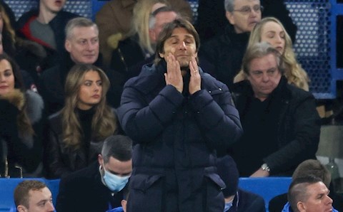 Tottenham sẽ mất HLV Conte nếu không chịu mua cầu thủ