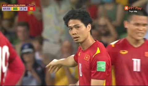 Xem pha bỏ lỡ khó tin của Công Phượng trước khung thành Australia