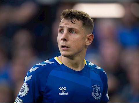 Lucas Digne bật đèn xanh cho Chelsea