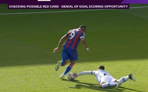 Thiago Silva thoát thẻ đỏ khó tin trận gặp Crystal Palace 