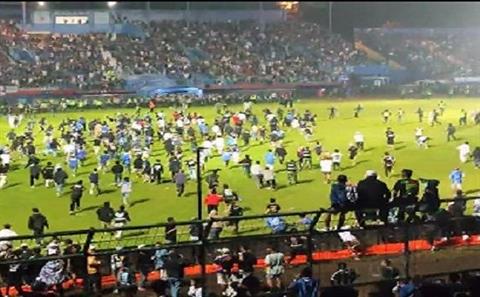 Chủ tịch FIFA gửi lời chia buồn tới Indonesia sau thảm kịch