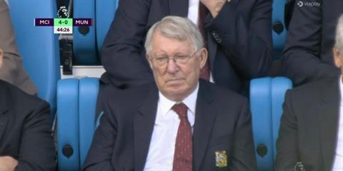 Phản ứng của Sir Alex khi chứng kiến MU thua thảm trước Man City