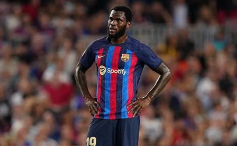 CĐV Barca nổi giận với Kessie vì...mặc áo Bayern Munich