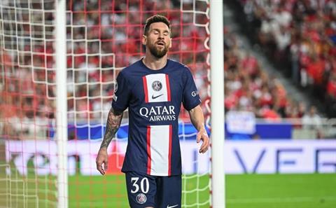 HLV PSG giải thích lý do Messi xin được rời sân trước Benfica