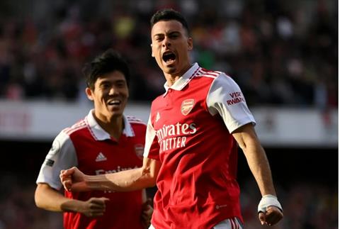 Mikel Arteta đưa Gabriel Martinelli lên mây