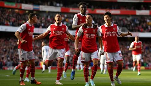 Michael Owen kinh ngạc với sức mạnh của Arsenal