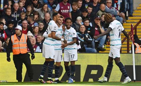 Graham Potter tái hiện thành tích của Antonio Conte