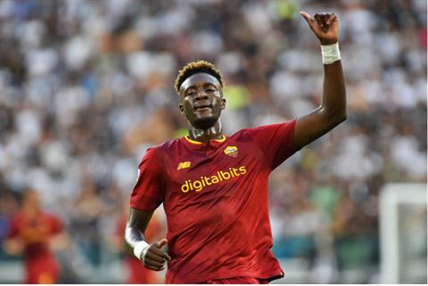MU tính gây sốc với Tammy Abraham 
