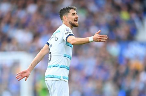 Jorginho gây áp lực lên Chelsea