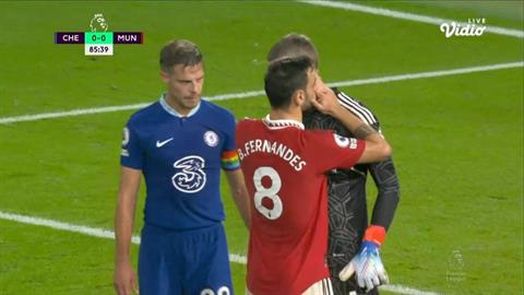 Pha nhắc bài đi vào lòng đất của Bruno với De Gea