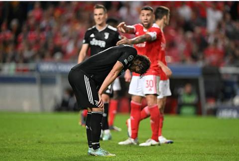 Juventus rời Champions League với thành tích tủi hổ