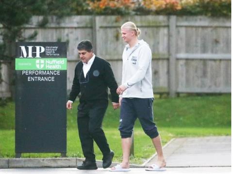 Erling Haaland có vắng mặt trước Leicester?