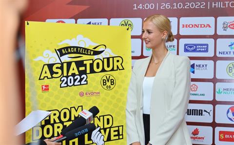 Sắc vóc đầy quyến rũ của nữ tướng Dortmund