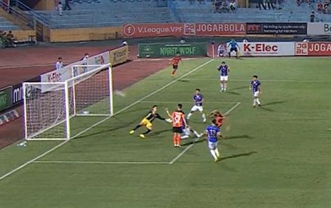 Ngoại binh Đà Nẵng dứt điểm ra ngoài khó tin trước khung thành Hà Nội FC