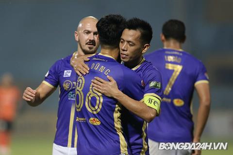 Hà Nội thắng to, Văn Quyết vẫn thận trọng về cuộc đua vô địch