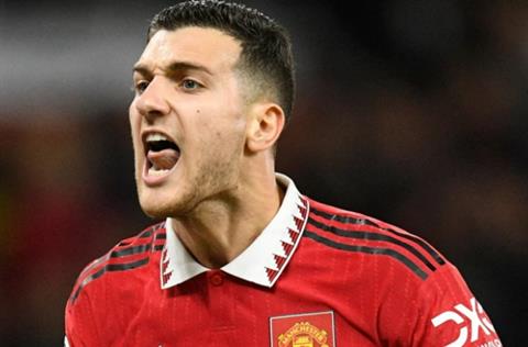 Diogo Dalot khiến NHM MU lo lắng