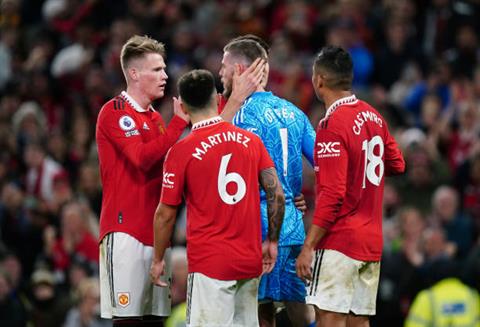 Thầy trò David Moyes ngả mũ trước David de Gea