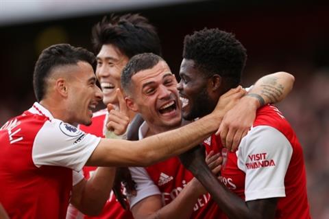 Arsenal thắng cách biệt Chelsea ngay tại Stamford Bridge