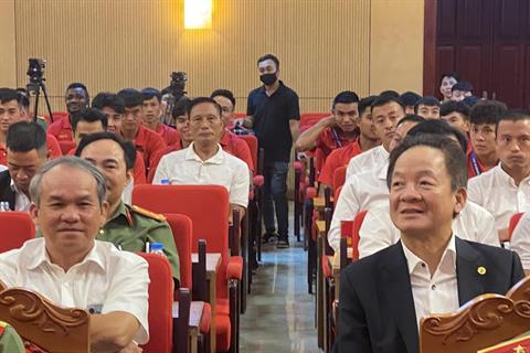 Bầu Đức và bầu Hiển chạm mặt trong buổi lễ mừng công của CLB CAND