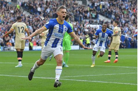 Chelsea gia nhập cuộc đua giành Leandro Trossard