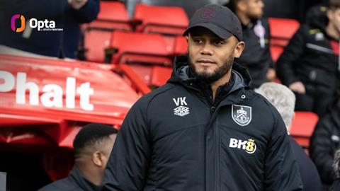 Burnley của Vincent Kompany đứt mạch 17 trận bất bại bằng thất bại kinh hoàng