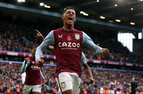 Cầu thủ Aston Villa ghi bàn, kiến tạo và phản lưới trước MU