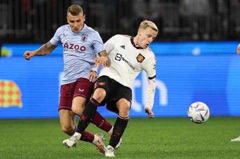 Vì sao Donny Van de Beek thất bại ở MU?