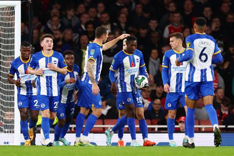 Danny Welbeck khiến Arsenal đau khổ