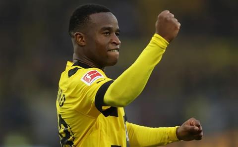 Điểm tin bóng đá sáng 11/11: MU gia nhập cuộc đua giành thần đồng Dortmund