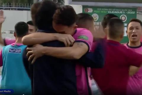 VIDEO: Hồng Lĩnh Hà Tĩnh ghi bàn thắng sớm vào lưới Thanh Hóa