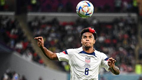 Tin bóng đá tối 25/1: Sao Juventus gia nhập Leeds United