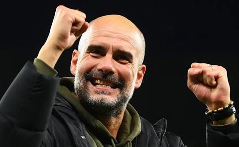 Pep Guardiola bất ngờ khen Kalvin Phillips có thân hình gợi cảm