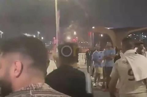 CĐV Argentina và Mexico ẩu đả trên đường phố Doha