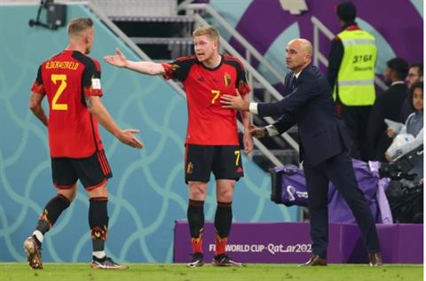 Kevin De Bruyne suýt choảng nhau với Toby Alderweireld