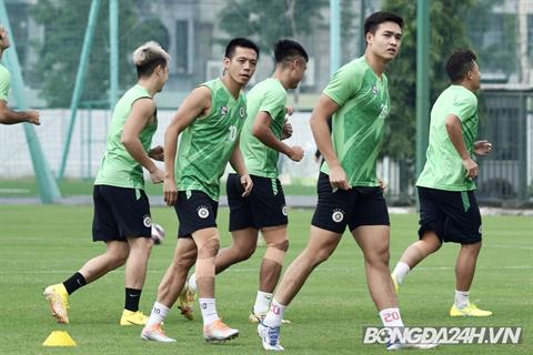 Văn Quyết kêu gọi cầu thủ Hà Nội cống hiến hết mình vì khán giả