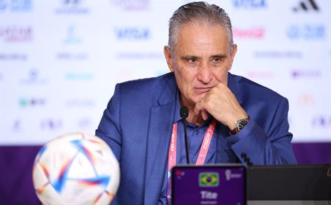 HLV Tite lo lắng về chấn thương của Neymar