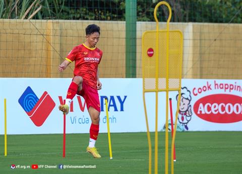 Sao HAGL hi vọng được ra sân đấu Borussia Dortmund