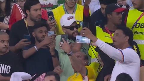 Neymar pha ke cho hàng loạt fan Brazil ăn quả lừa