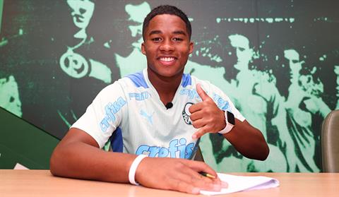 Sao trẻ Real xóa vội dòng tweet ngợi khen Messi