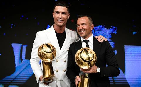 Ronaldo đường ai nấy đi với siêu cò Jorge Mendes