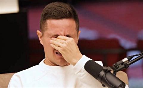 Herrera bật khóc khi phải rời MU