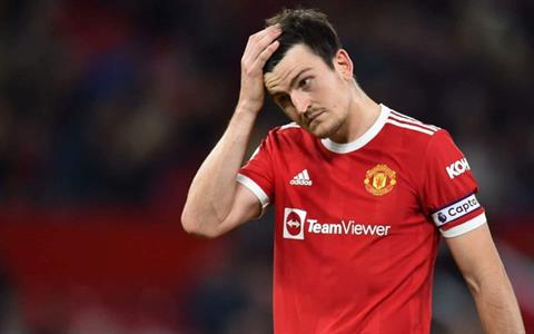 Patrice Evra giải thích hai bộ mặt của Harry Maguire