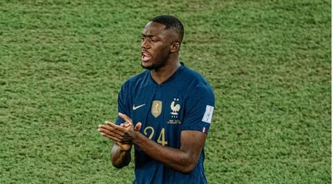 Ibrahima Konate là cầu thủ đen đủi nhất năm 2022