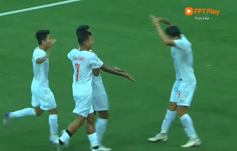 VIDEO: Myanmar bất ngờ ghi bàn thắng dẫn trước Singapore