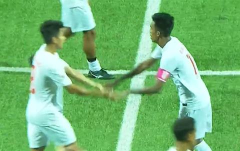 Thủ quân Myanmar lập cú đúp vào lưới Singapore