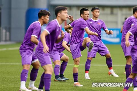 Cầu thủ nào của ĐT Việt Nam có nguy cơ bị treo giò sau Văn Toàn?