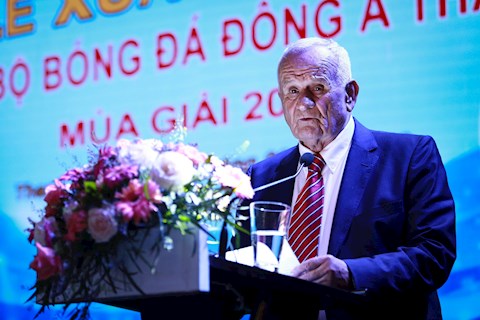 HLV Petrovic ấn tượng đặc biệt về một điều ở CLB Đông Á Thanh Hóa