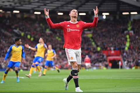 Ronaldo tập luyện điên cuồng sau chuỗi tịt ngòi tệ nhất từ năm 2009