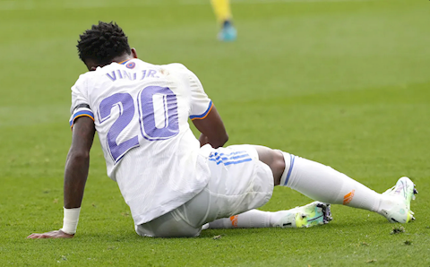 Cựu sao Real chê Vinicius ăn vạ thô thiển