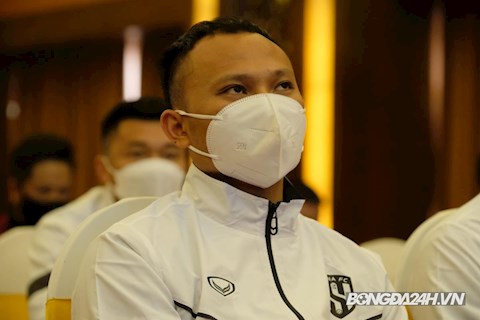 Trọng Hoàng hạnh phúc khi trở về đội bóng quê hương